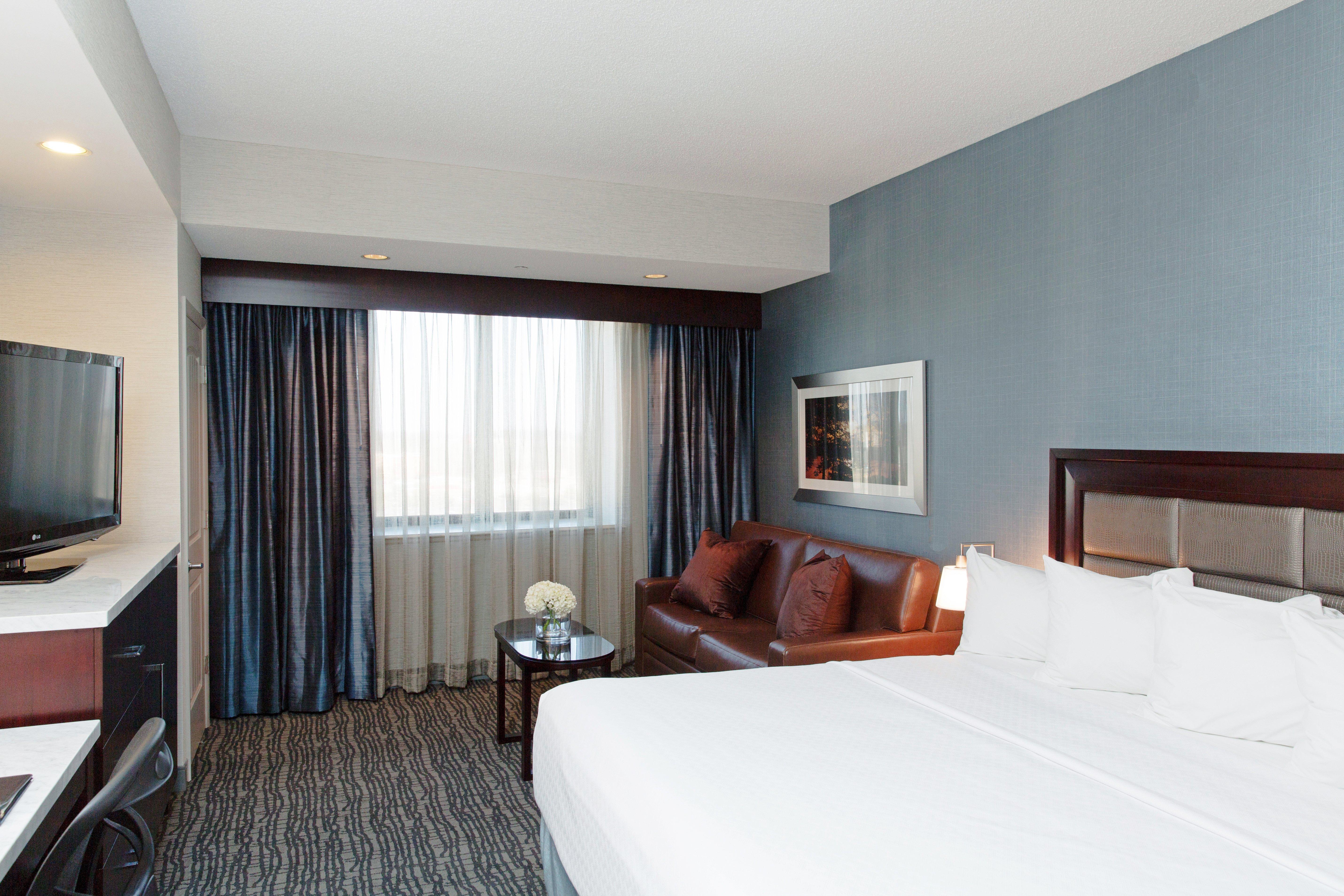 Crowne Plaza Springfield Convention Center By Ihg Hotel Exterior photo